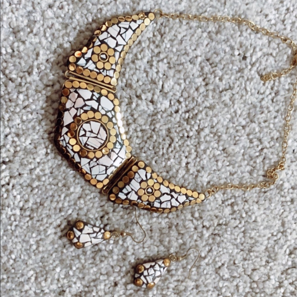 Necklace and earrings set